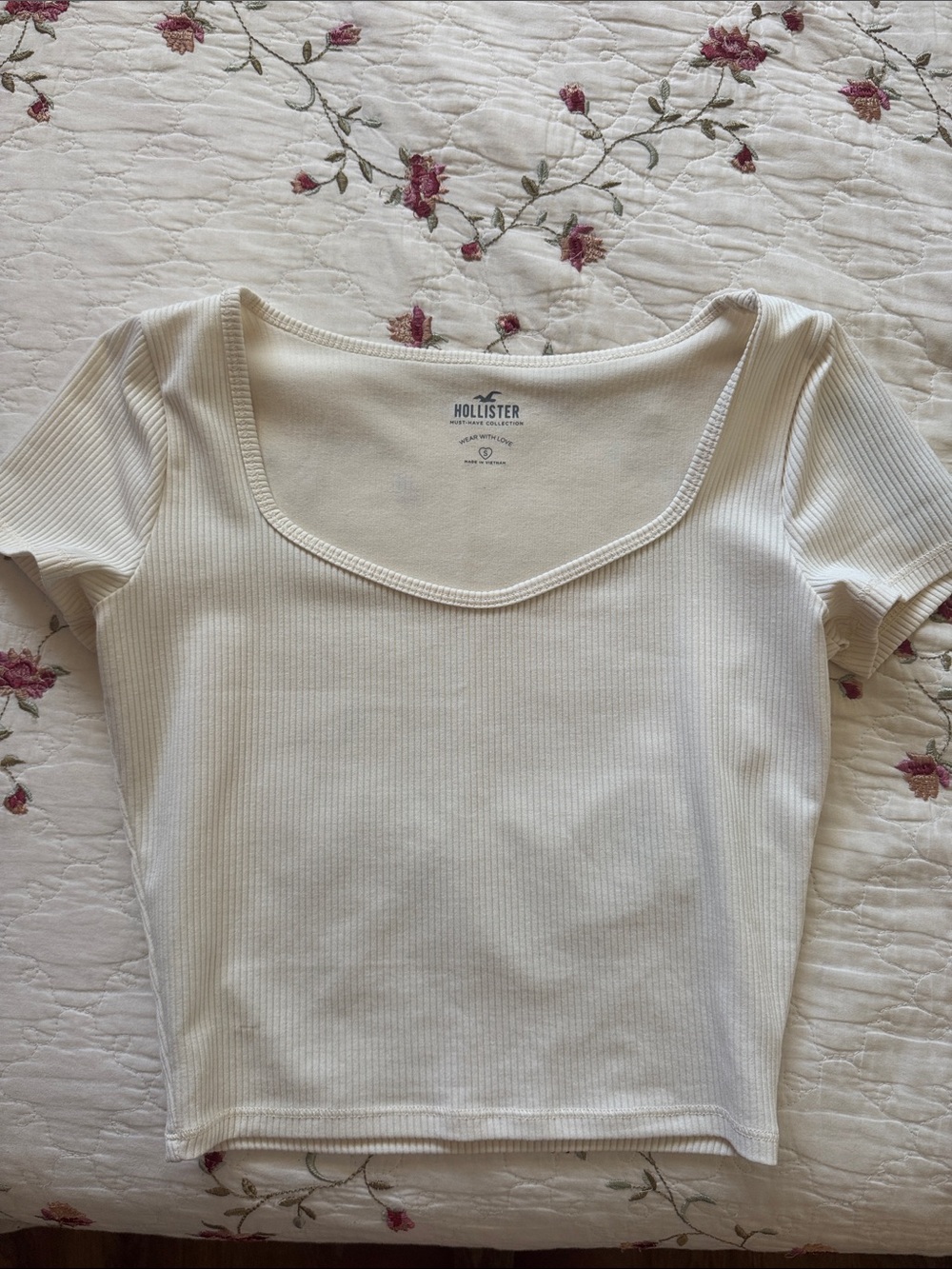 Hollister Women's Ribbed Scoop Crop Tee — Ivory